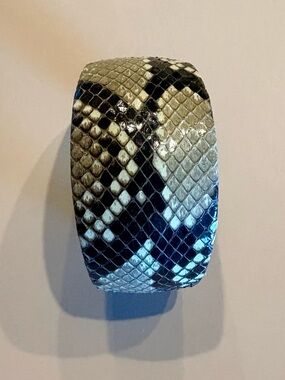 VTG Ted Rossi NYC Snakeskin Cuff in Shades of Brown. Unworn.